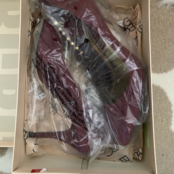 BCBGeneration Burgundy Heels - Picture 7 of 7